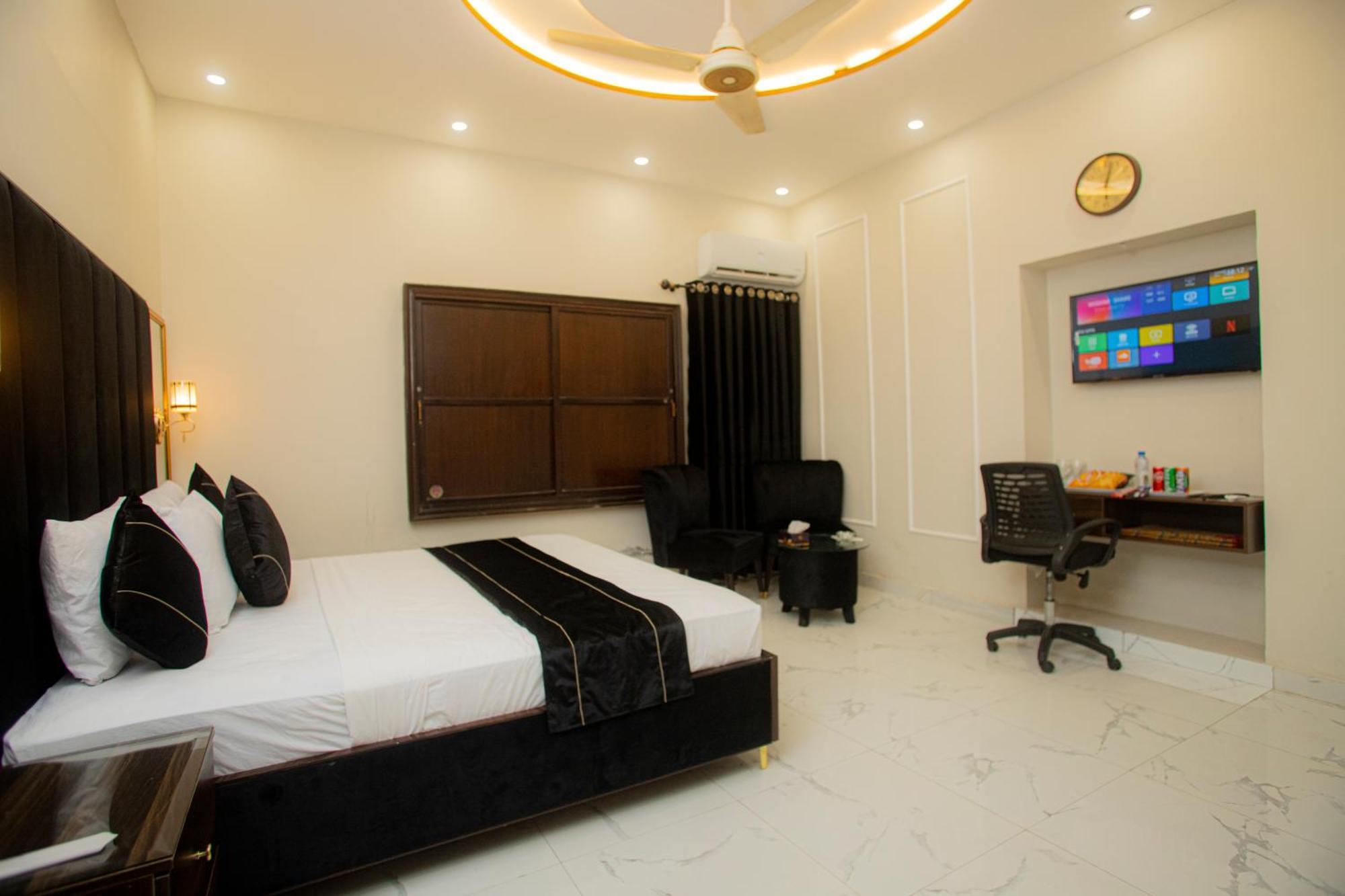 Hotel White Season Gulberg Лахор Экстерьер фото