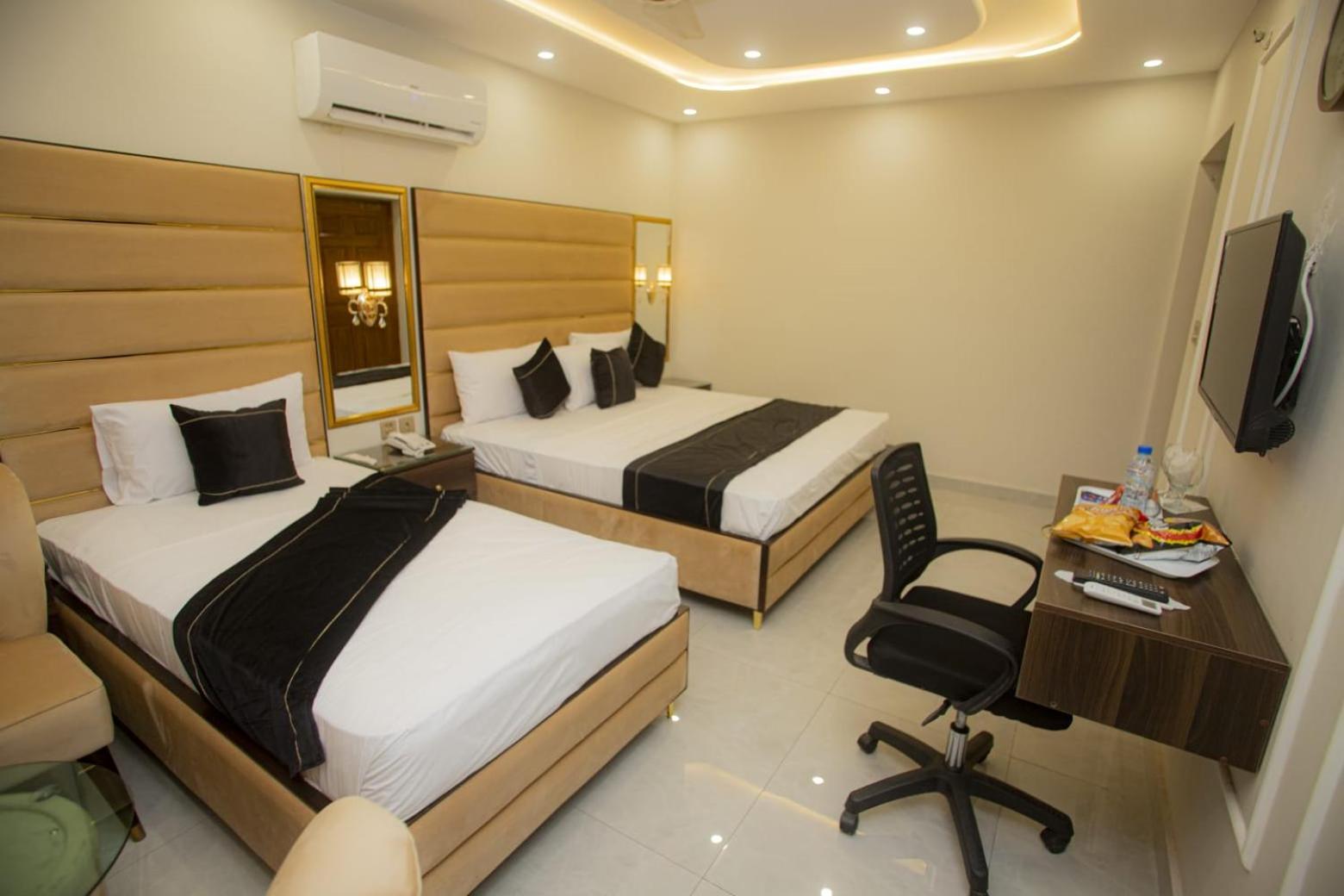 Hotel White Season Gulberg Лахор Экстерьер фото