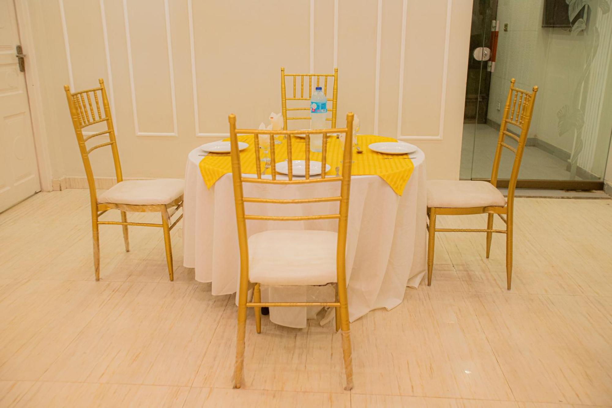 Hotel White Season Gulberg Лахор Экстерьер фото