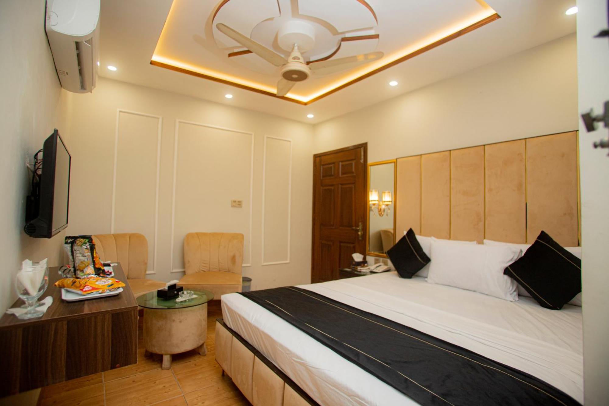 Hotel White Season Gulberg Лахор Экстерьер фото