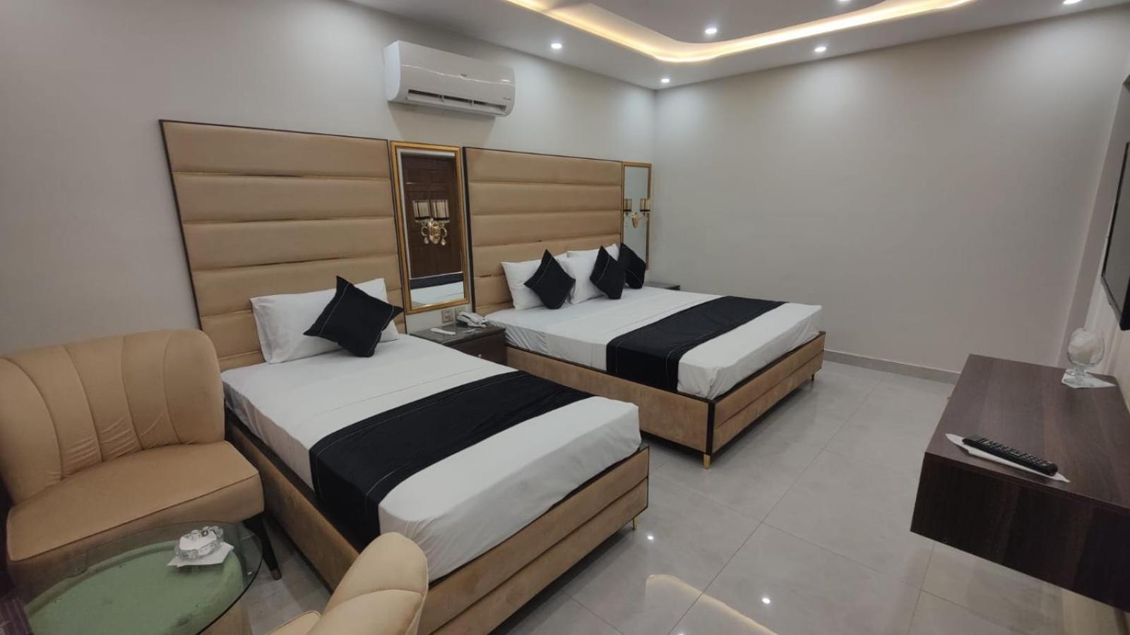 Hotel White Season Gulberg Лахор Экстерьер фото