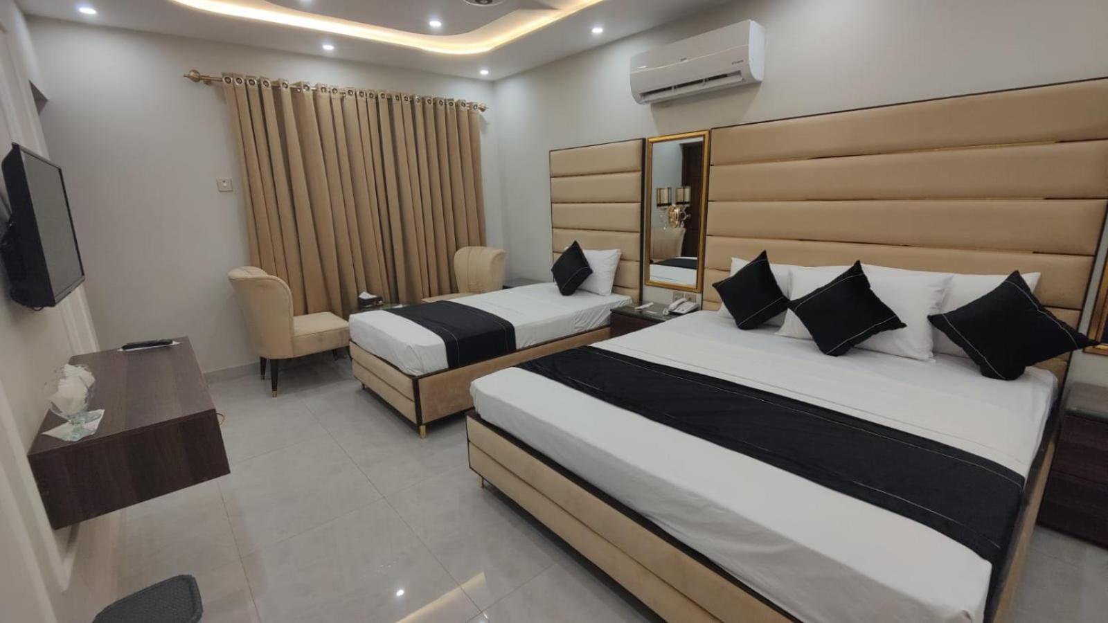 Hotel White Season Gulberg Лахор Экстерьер фото