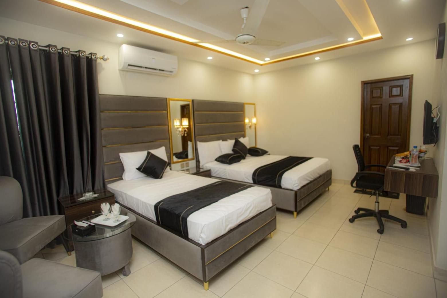 Hotel White Season Gulberg Лахор Экстерьер фото